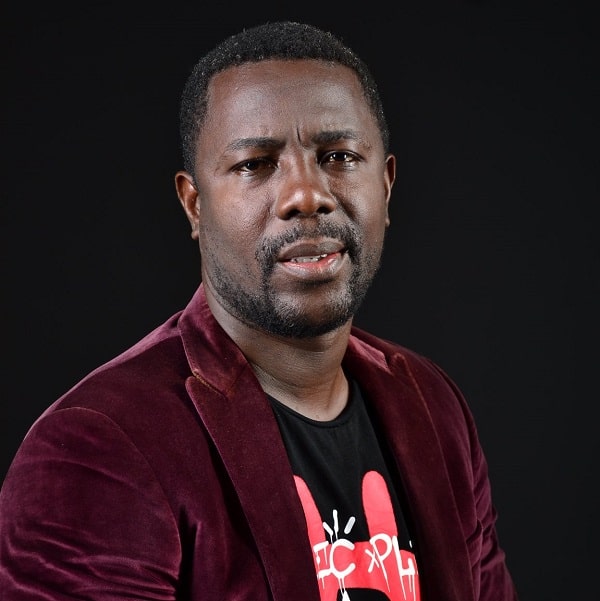 Guillain Mbiyavanga : Expert en Réseau & Télécommunication